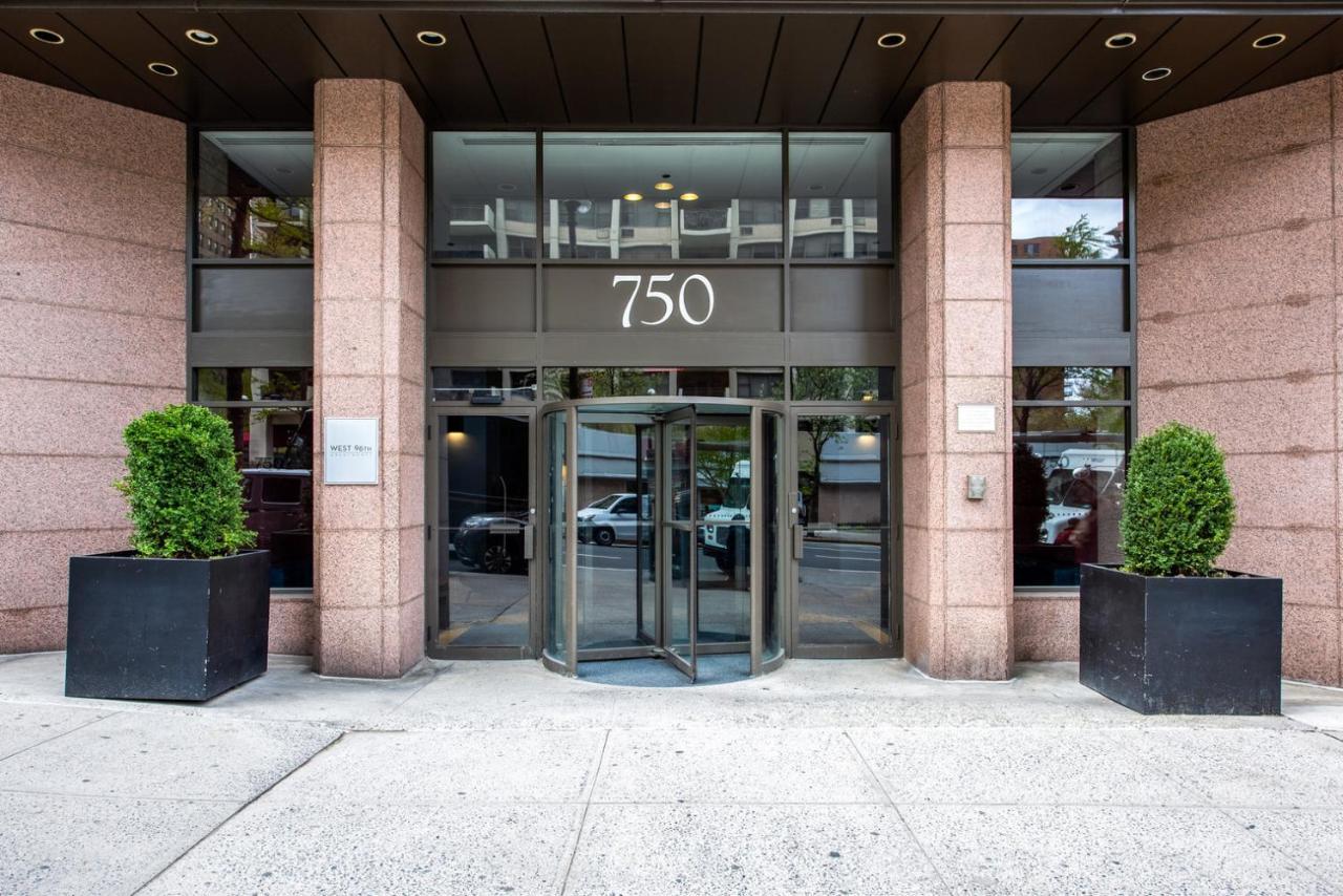 Uws 2br W Doorman Gym Parking Nr Park Nyc-596 * New York